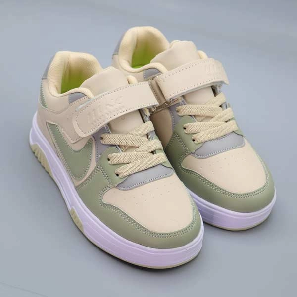 کفش اسپرت بچگانه چسبی 124 نایک بهگام کفش اسپرت بچگانه چسبی 124 نایک بهگام