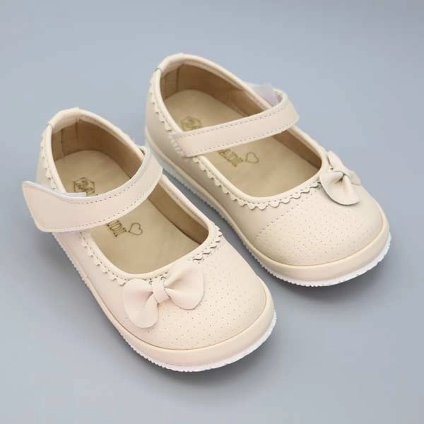 کالج دخترانه پاپیونی 54 تندیس کالج دخترانه پاپیونی 54 تندیس