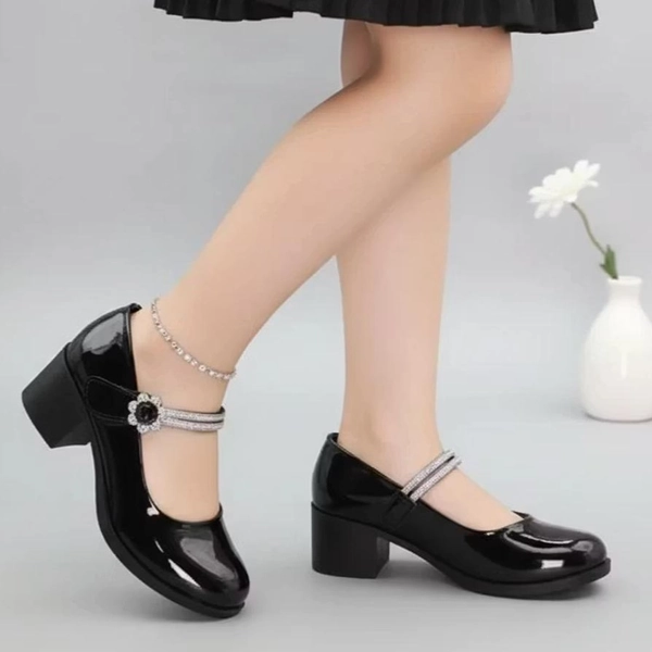 کالج عروسکی پاشنه دار نگین دار چرمی چسبی یکتا درسا