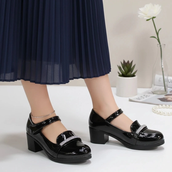 کالج دخترانه پاشنه دار مروارید