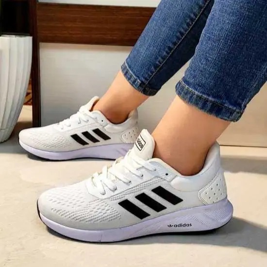 کفش اسپرت آدیداس شبرنگ پابین