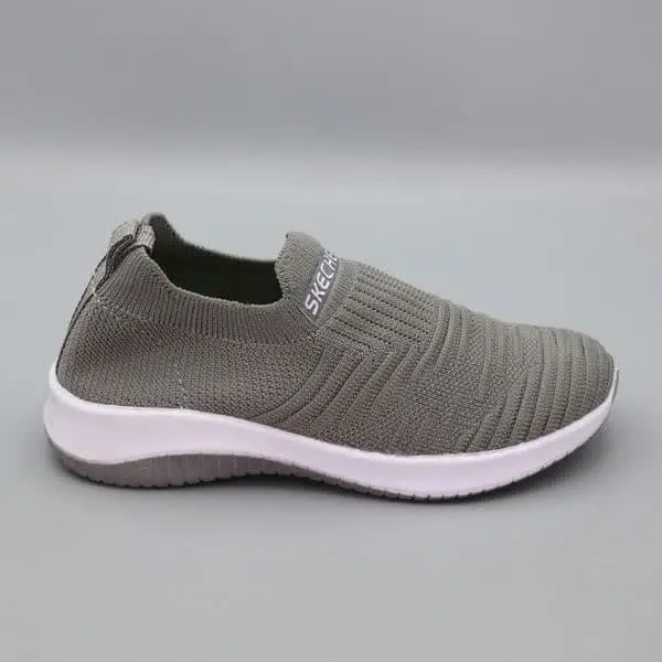 کفش پیاده روی اسپرت بچگانه اسکیچرز 132 کویر