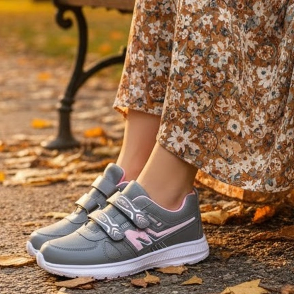 کفش اسپرت چسبی پاما