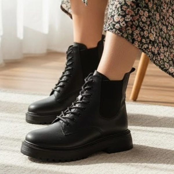 کفش ساقدار زنانه کشی چرمی نبی چلیپا