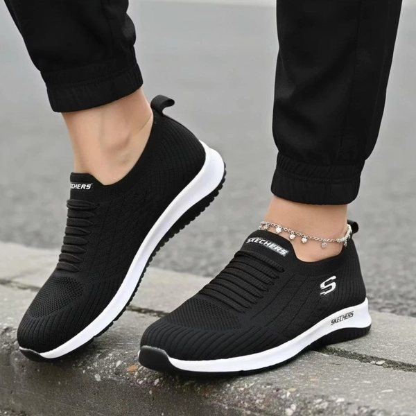 کفش پیاده روی اسکیچرز جورابی پویا