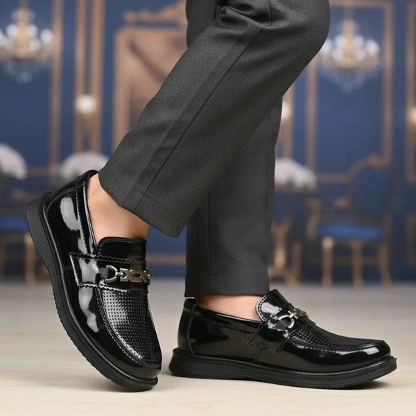 کالج راحتی پسرانه چرمی ورنی شاهین