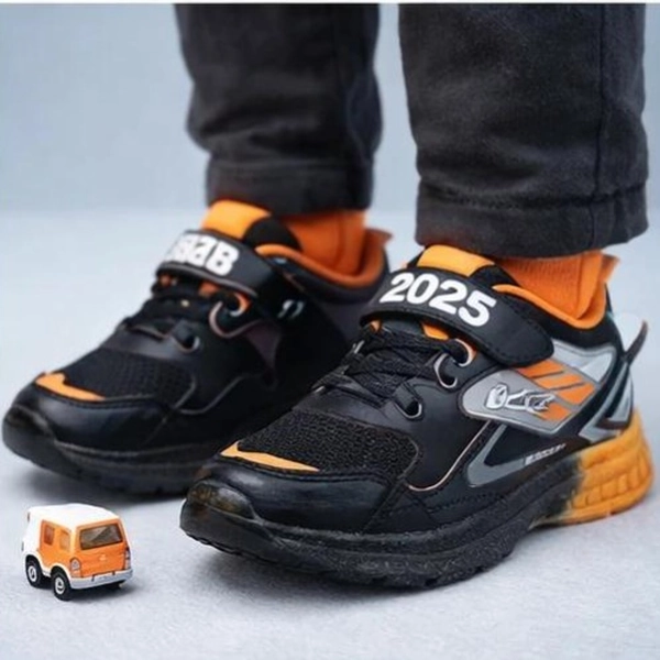 کفش اسپرت بچگانه چسبی یاس