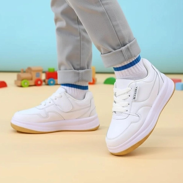 کفش اسپرت بندی چرمی بچگانه 119 برشکا