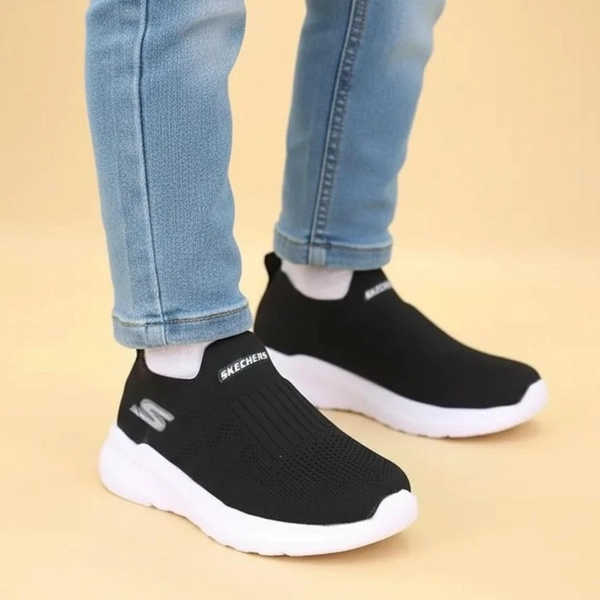 کفش بچگانه جورابی اسکیچرز یکتا پلاس 133