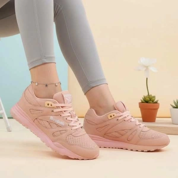 کفش اسپرت ریبوک 237 دیوان کفش اسپرت ریبوک 237 دیوان