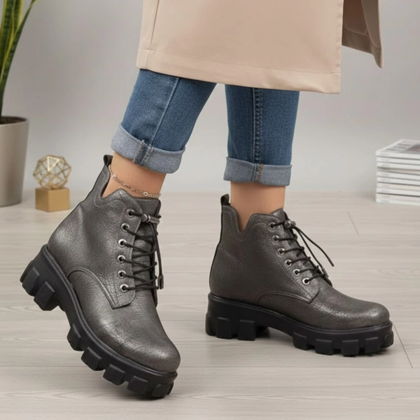 نیم بوت چرمی زنانه کاترپیلار عشاقی