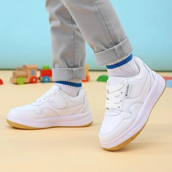 کفش اسپرت بندی چرمی بچگانه 119 برشکا کفش اسپرت بندی چرمی بچگانه 119 برشکا