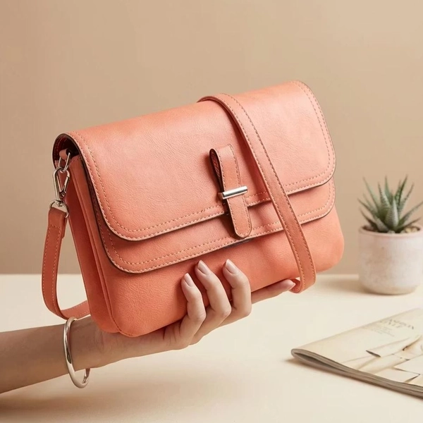 کیف دوشی زنانه چرمی سارا