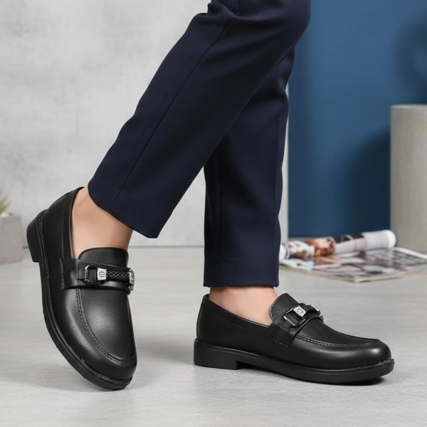 کالج چرمی پسرانه شایان شعله کالج چرمی پسرانه شایان شعله