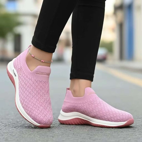 کفش راحتی اسکیچرز 205 پویا