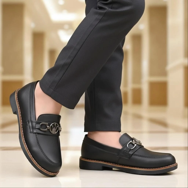 کالج راحتی پسرانه چرمی مازراتی تاج 2 شاهین