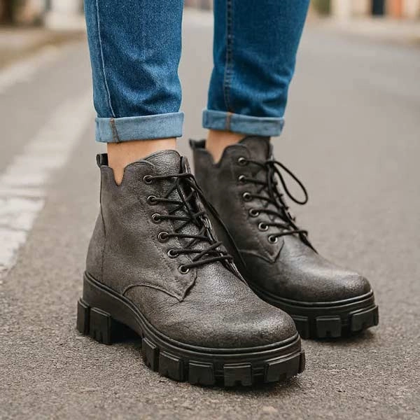 نیم بوت چرمی زنانه کاترپیلار عشاقی