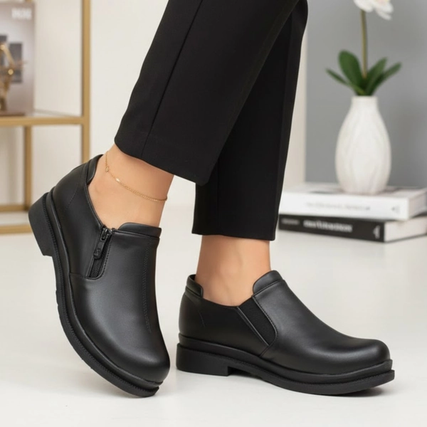 کفش طبی چرمی زنانه بزرگپا 1280 انس کفش طبی چرمی زنانه بزرگپا 1280 انس