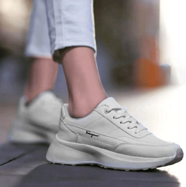 کفش اسپرت لژدار چرمی کلاسیک