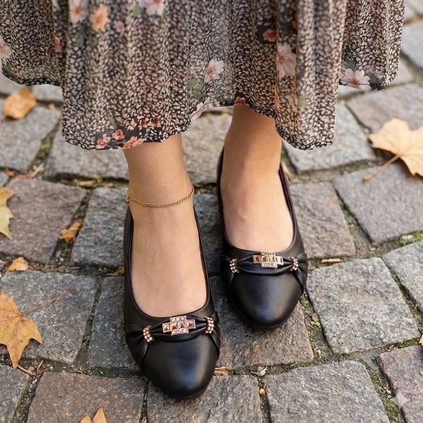 کالج راحتی زنانه چرمی نگین دار پاما 1462