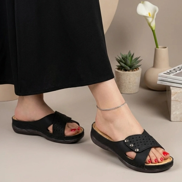 دمپایی طبی زنانه نیکلاس