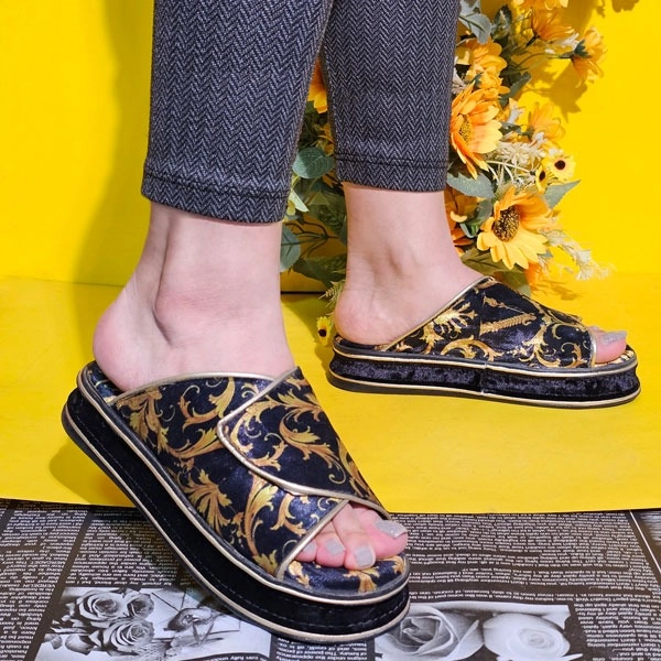 دمپایی لژدار مخملی زیگورات