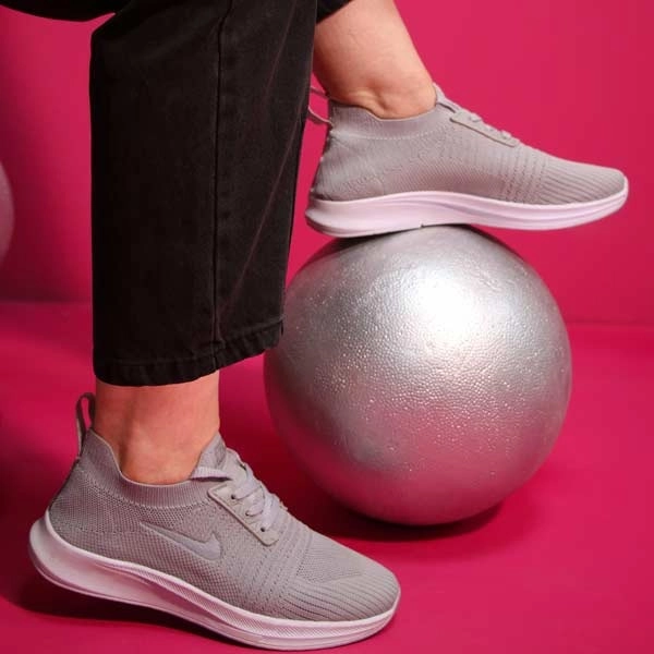 کفش اسپرت زنانه طوسی روشن راحت و سبک