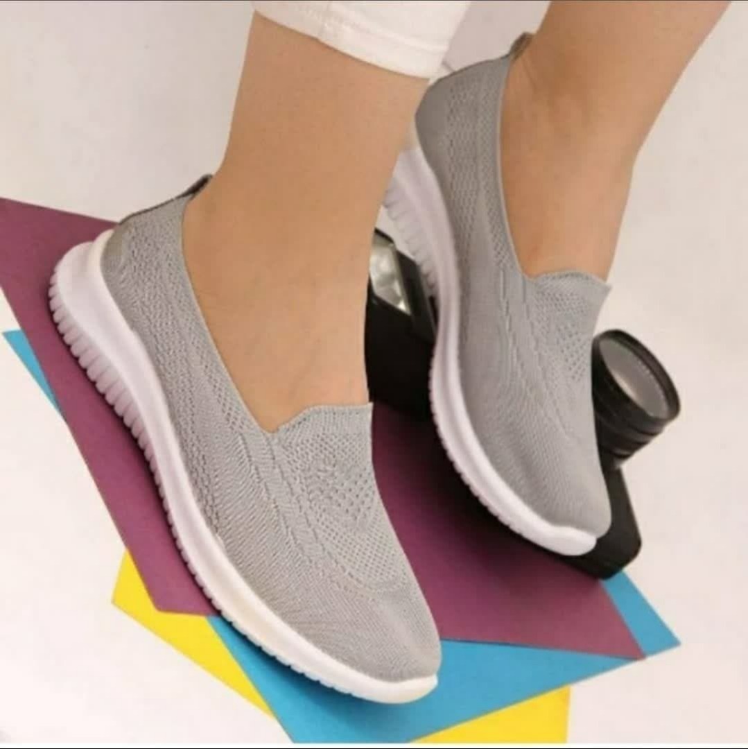 کفش اسپرت اسکیچرز بی بند